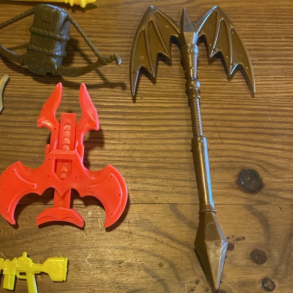 Random OG lot of action figure weapons and accessories. - Picture 8 of 8